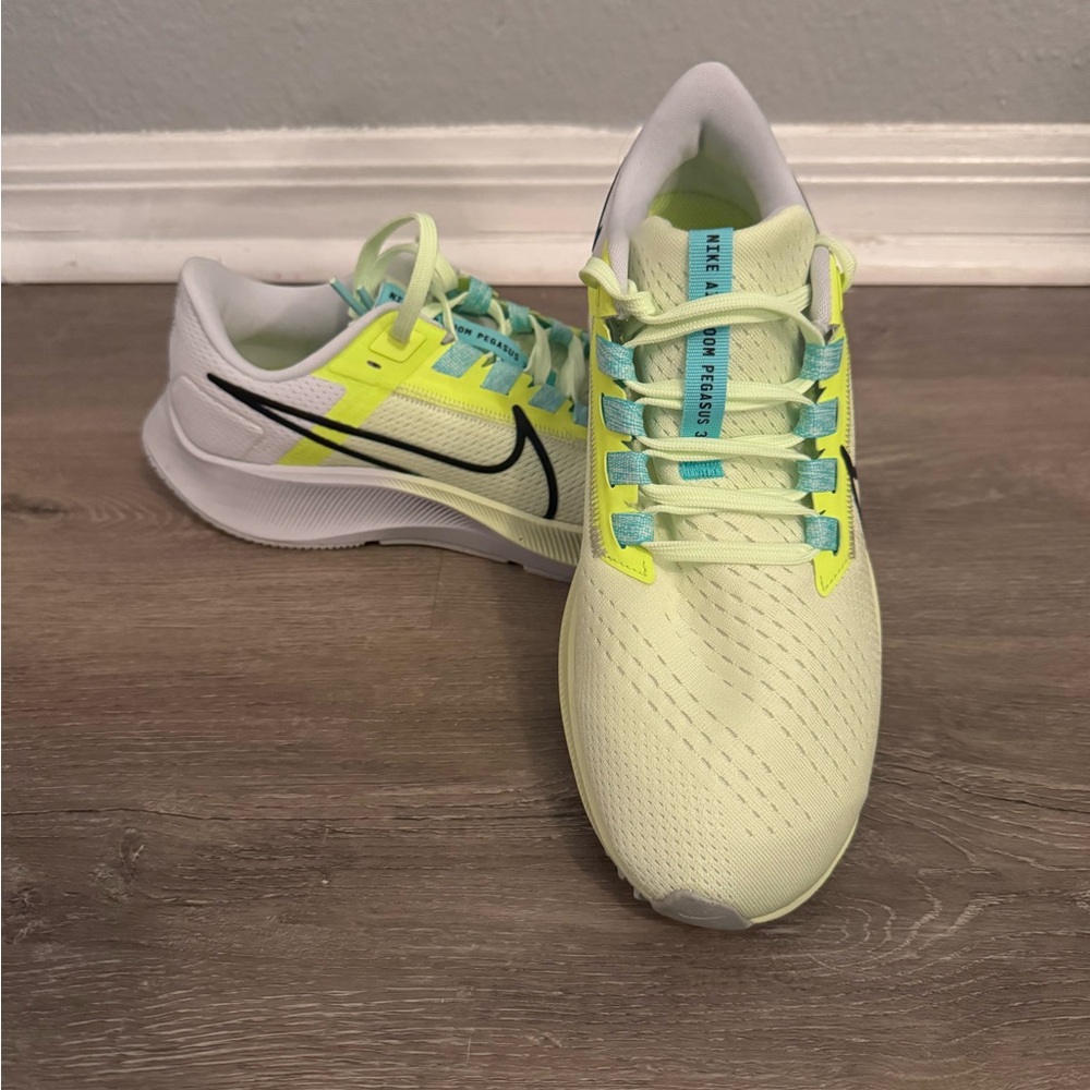 Nike Air Zoom Pegasus Shoes - Yellow and Blue